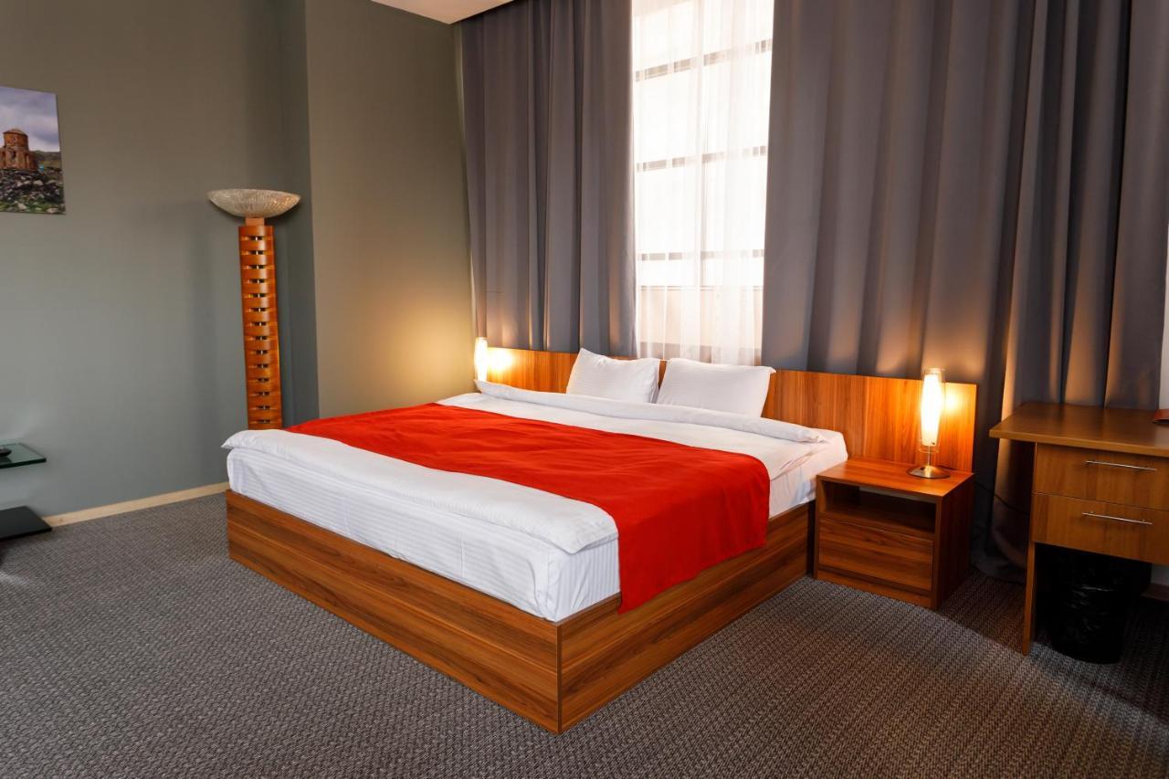 Moscow House Hotel Erévan Extérieur photo